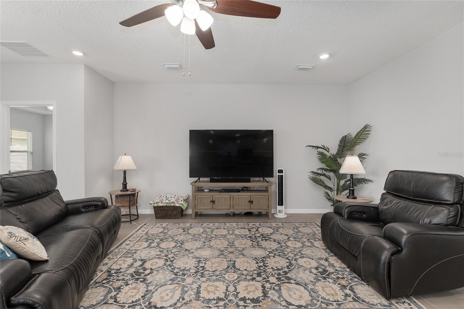 Image 11 of 77 For 17352 172nd Avenue