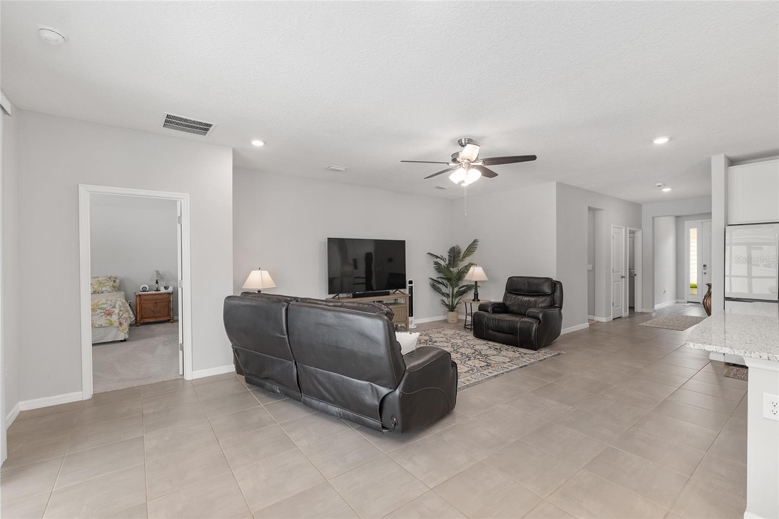 Image 14 of 77 For 17352 172nd Avenue