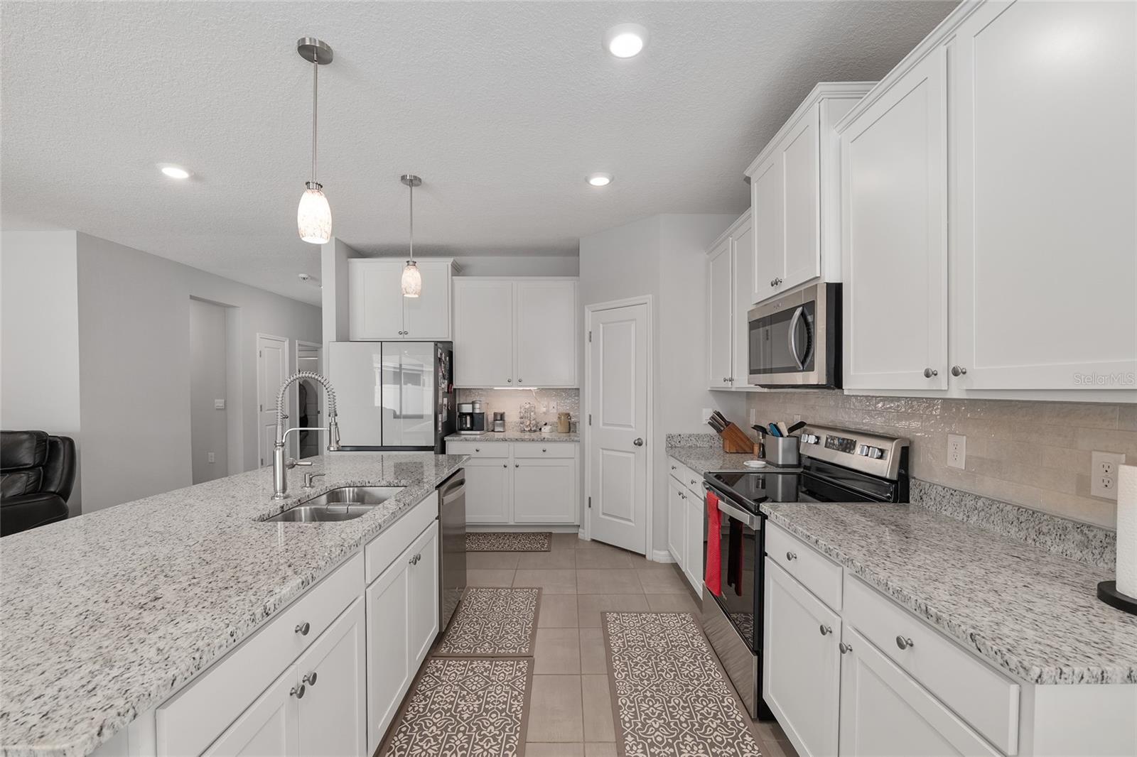 Image 21 of 77 For 17352 172nd Avenue