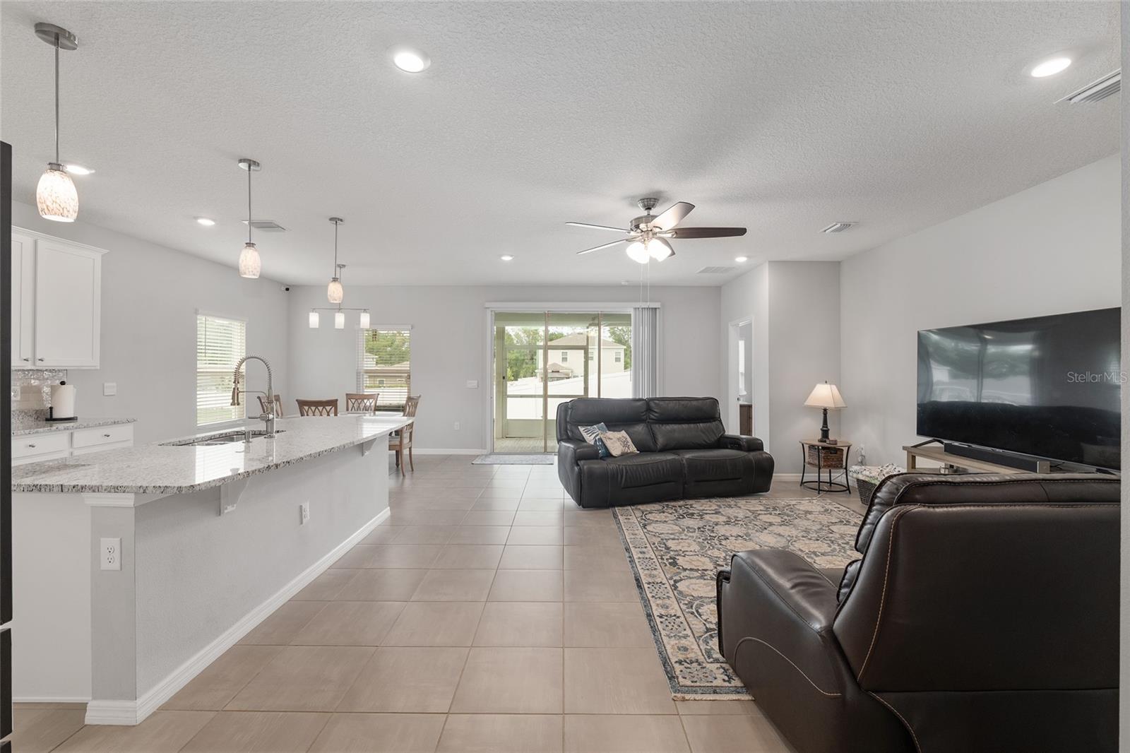 Image 9 of 77 For 17352 172nd Avenue