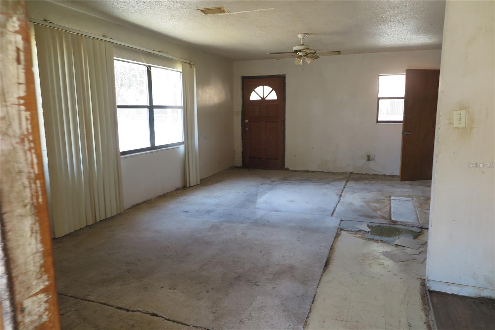 Listing photo id 2 for 1045 19th Street