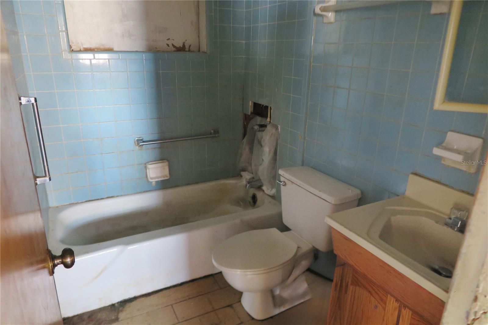 Listing photo id 5 for 1045 19th Street