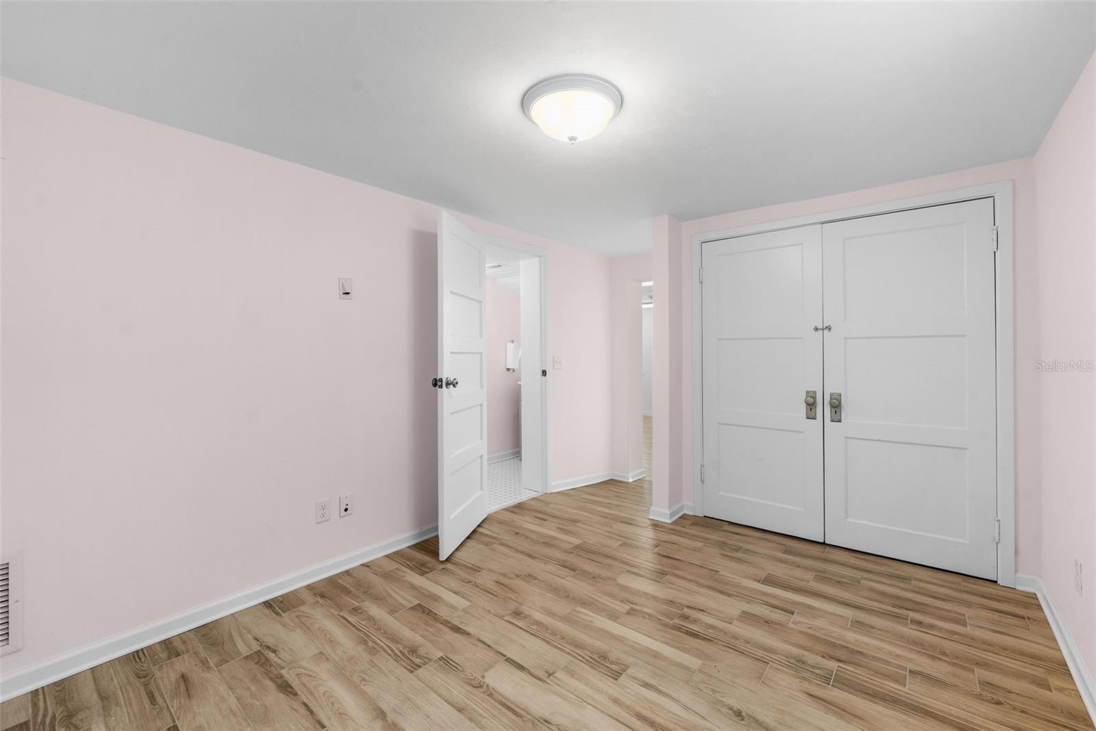 Image 19 of 39 For 8026 221st Street