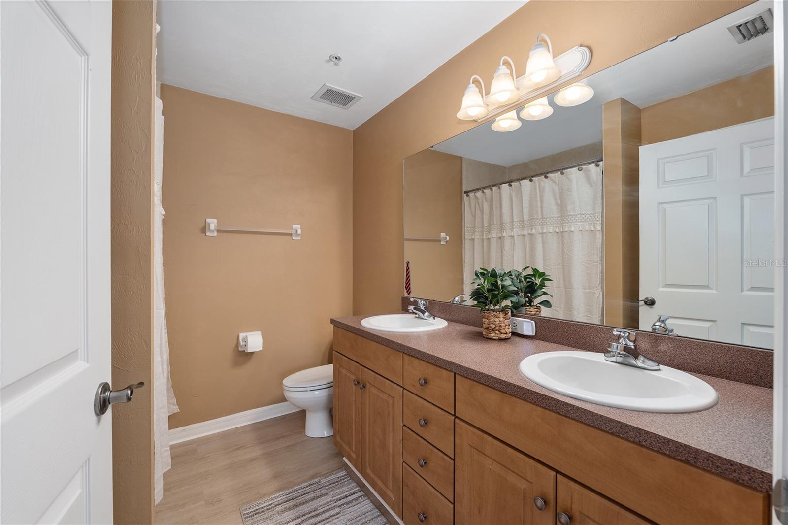 Image 22 of 30 For 4215 31st Drive 204