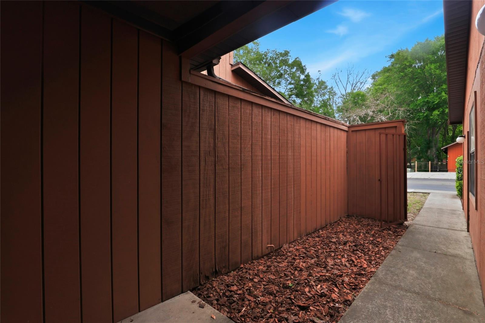 Image 4 of 37 For 826 57th Terrace 120q