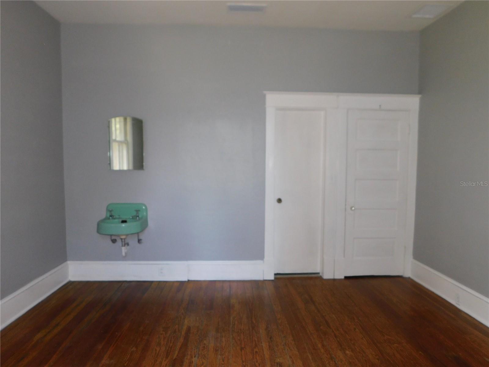 Image 18 of 19 For 541 11th Street