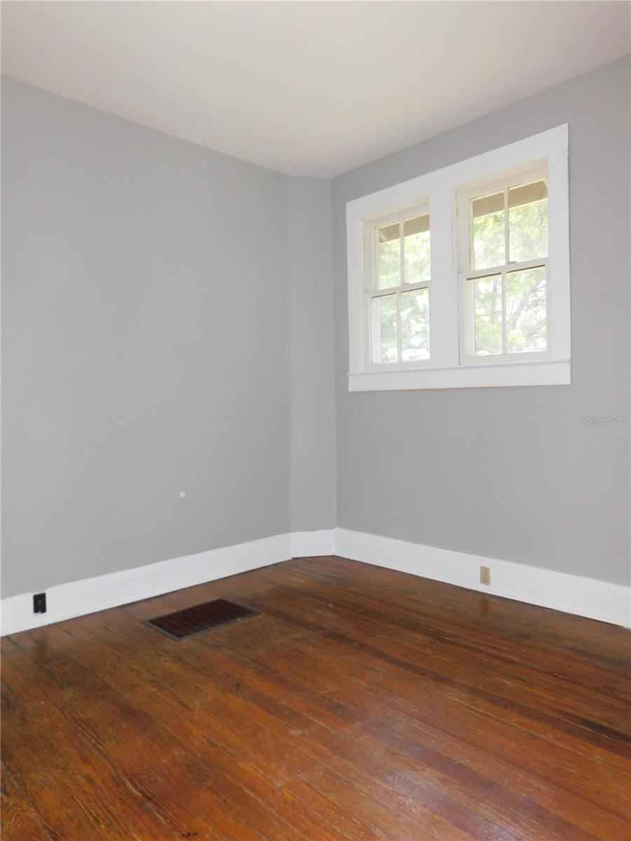 Image 6 of 19 For 541 11th Street