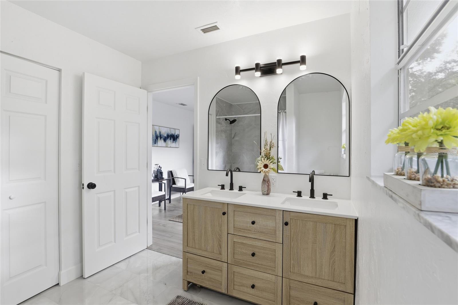 Image 21 of 30 For 6110 38th Terrace