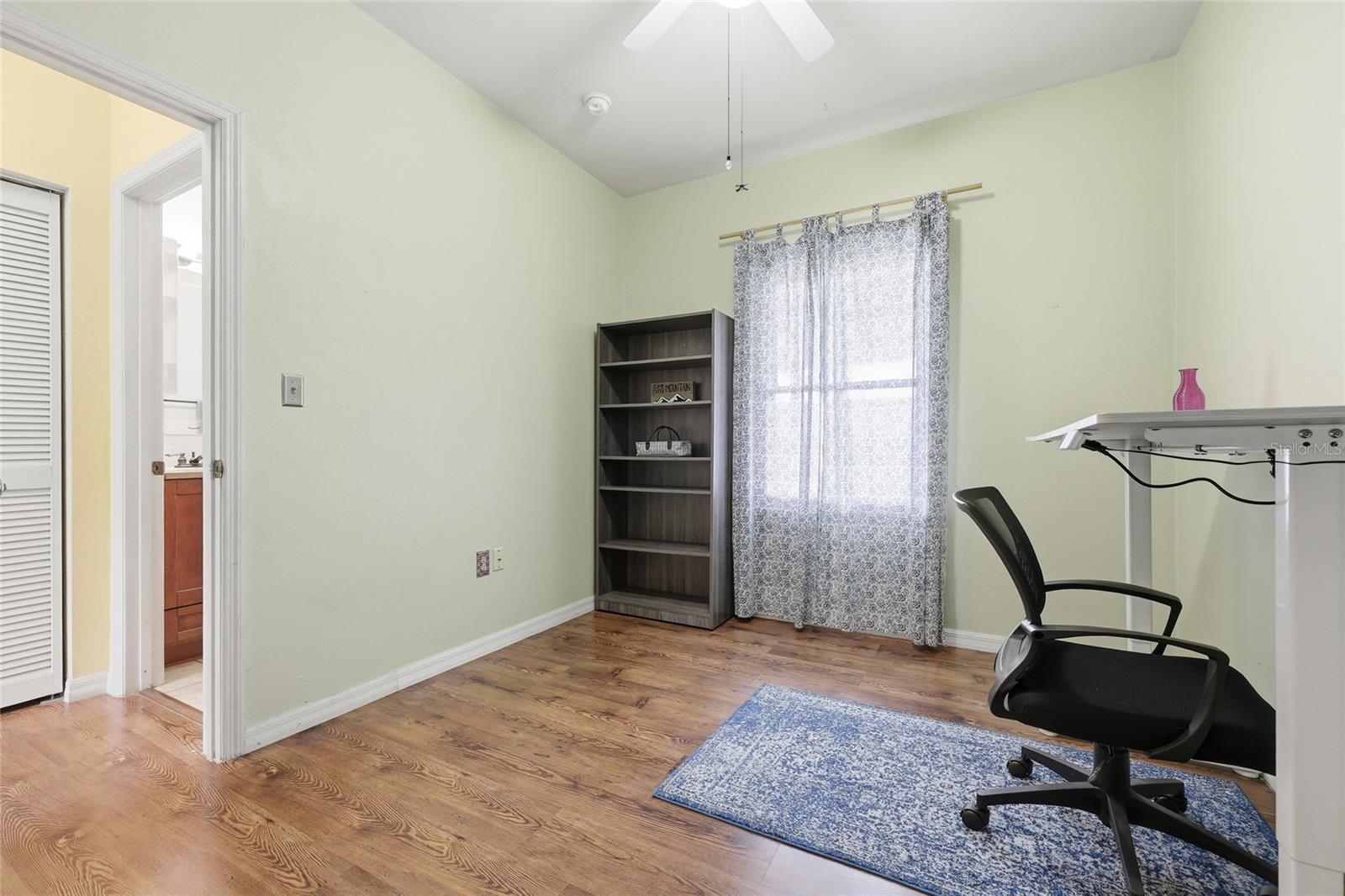 Image 13 of 24 For 637 4th Street