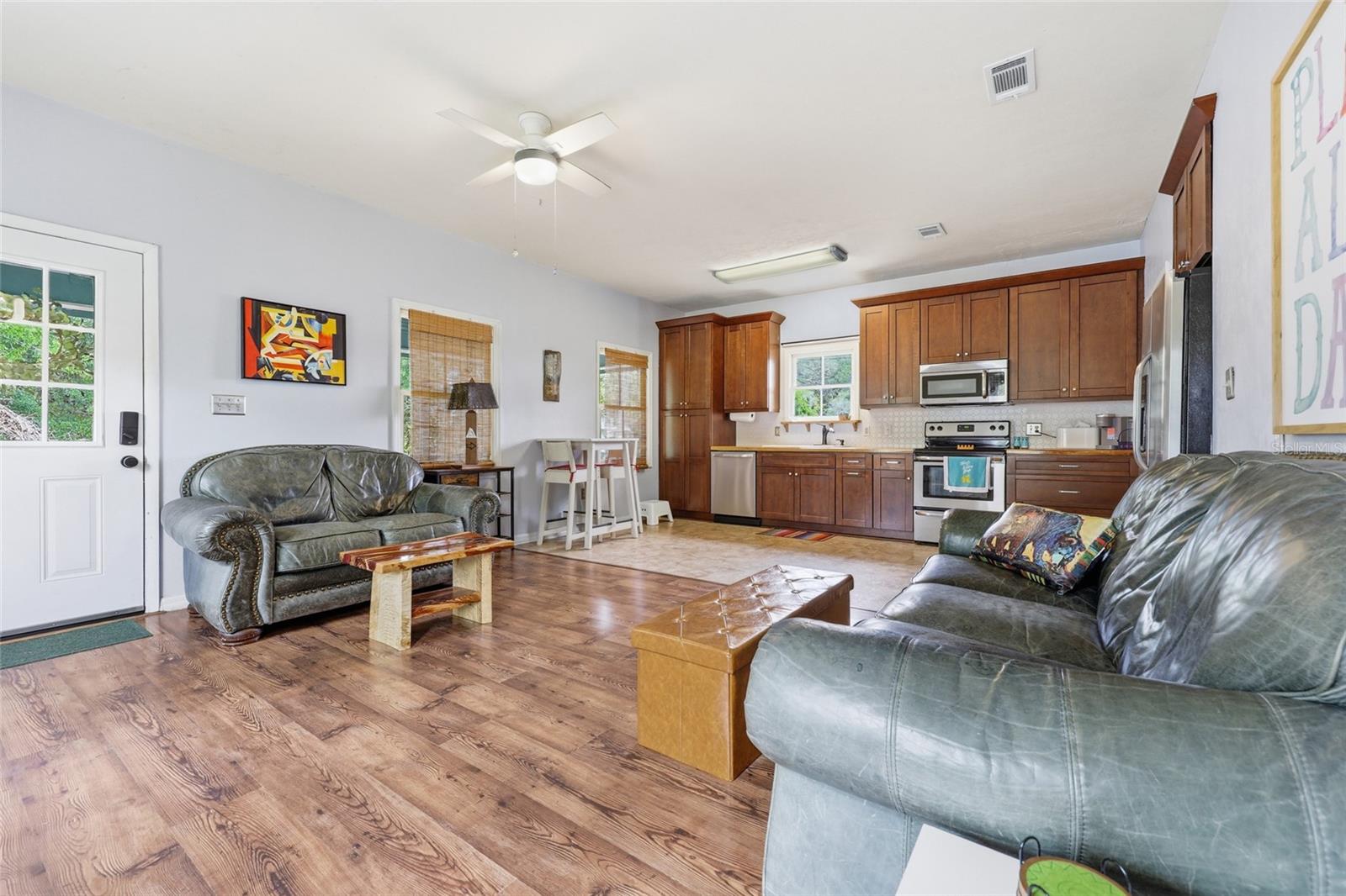 Image 6 of 24 For 637 4th Street