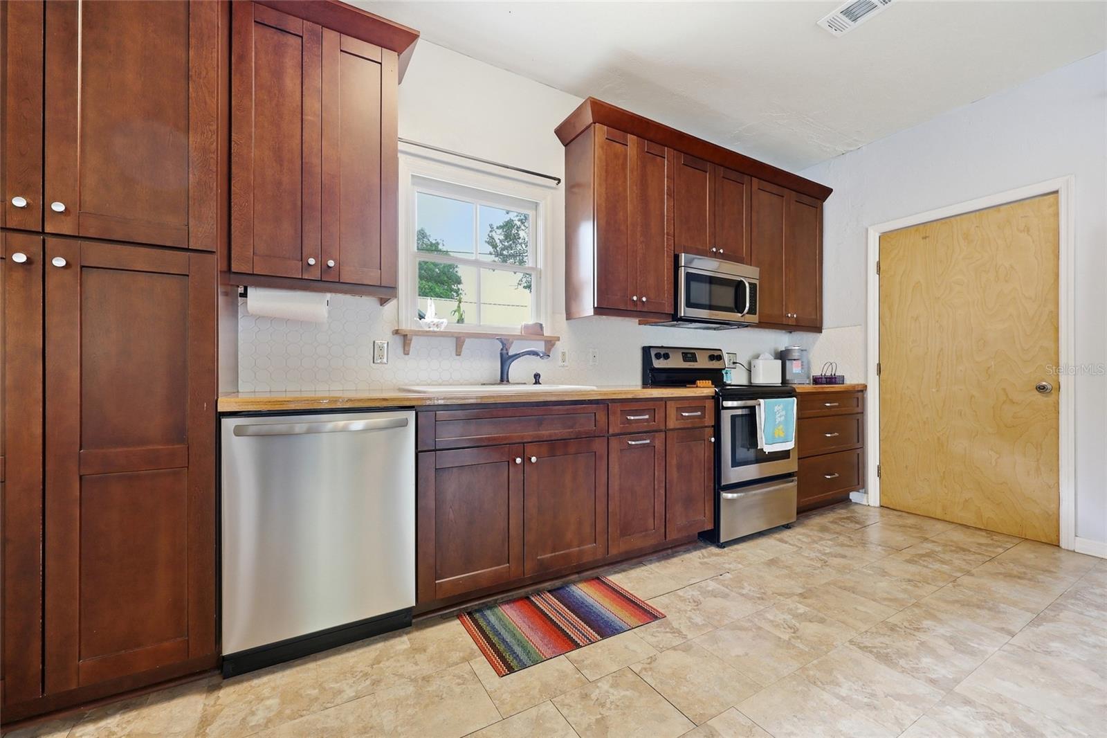 Image 7 of 24 For 637 4th Street