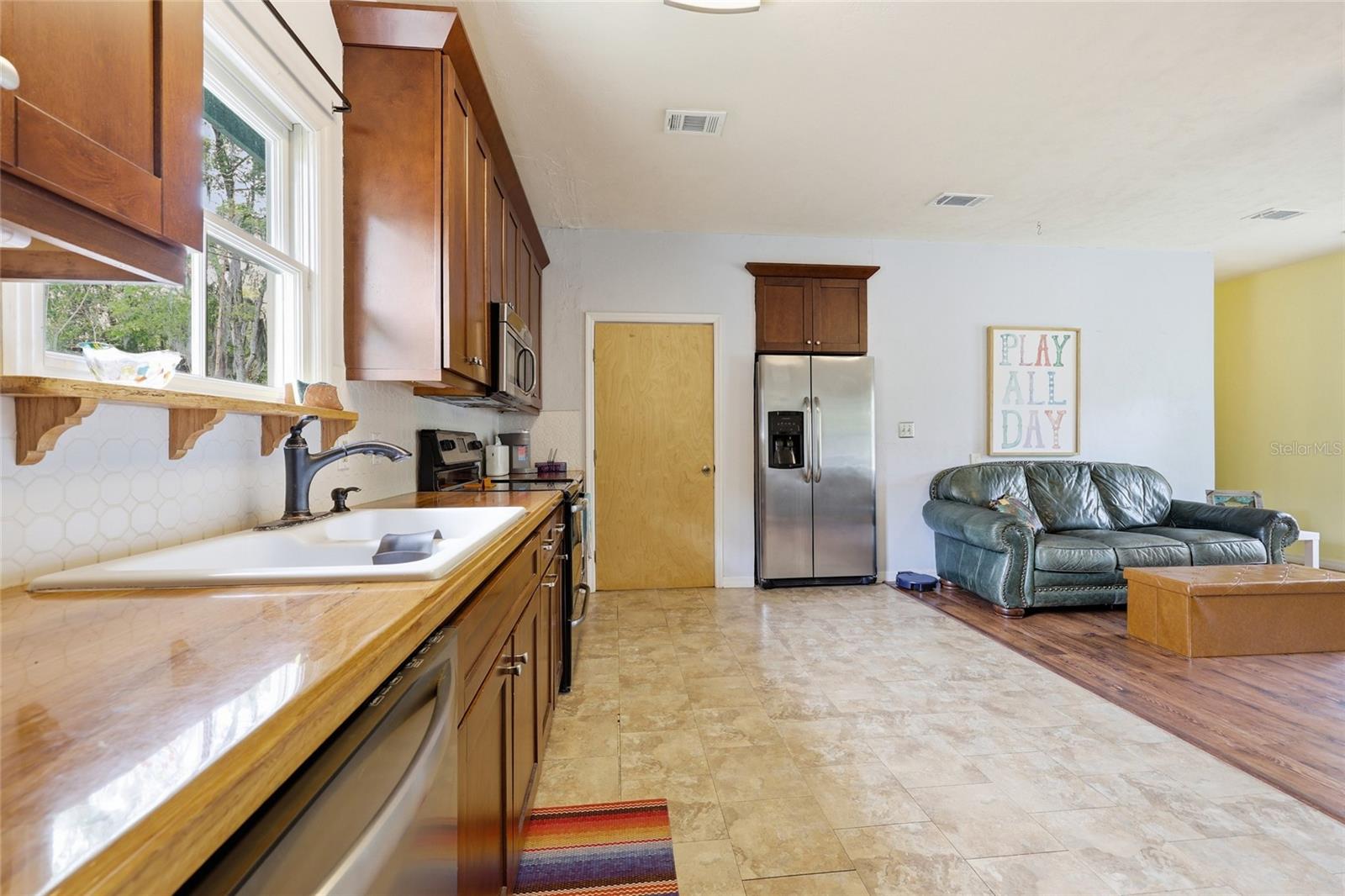 Image 9 of 24 For 637 4th Street