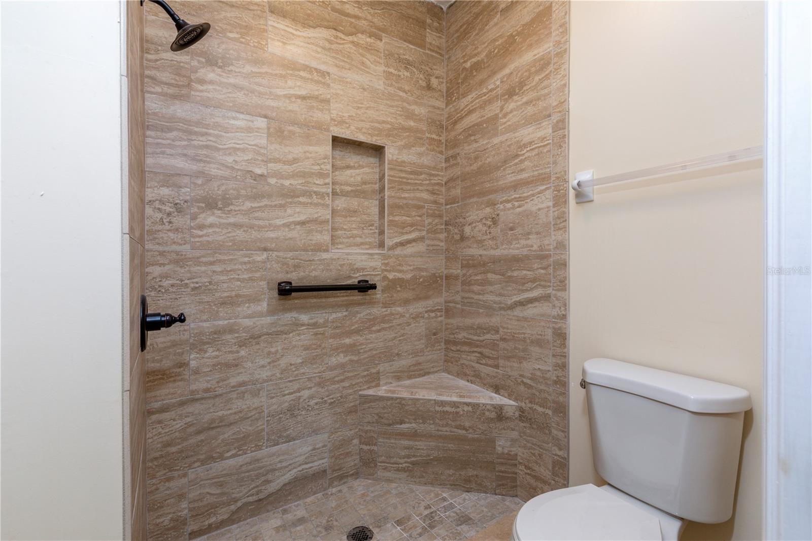 Image 15 of 33 For 10000 52nd Avenue 124