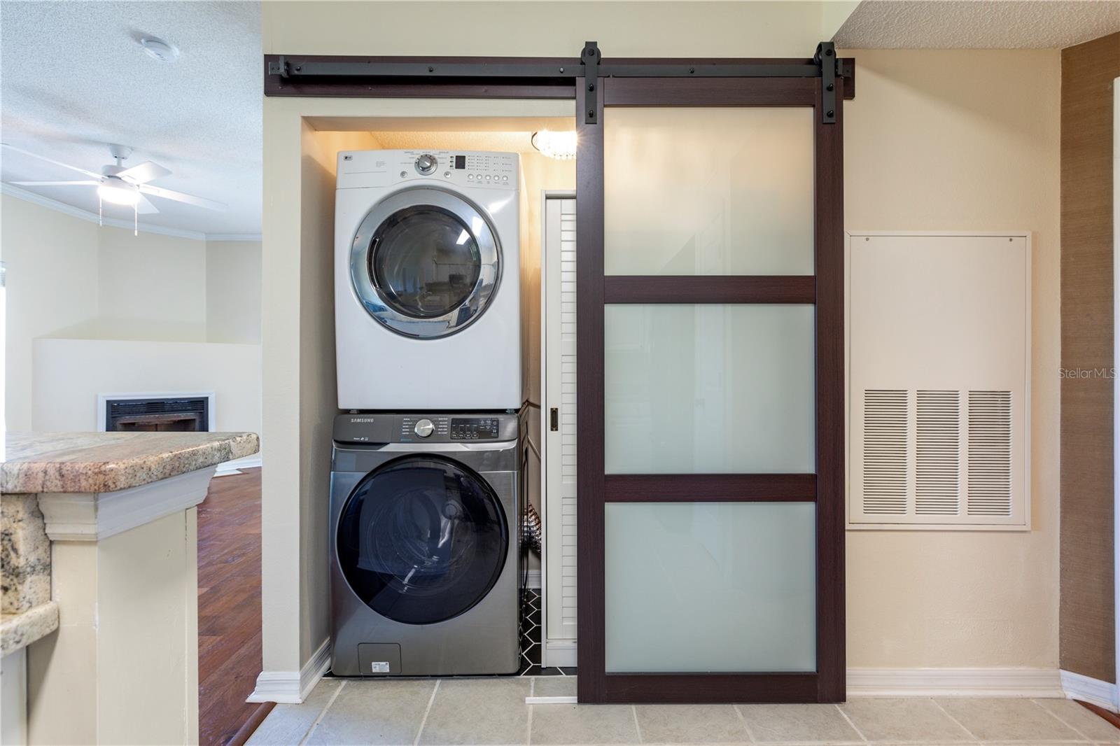 Image 22 of 33 For 10000 52nd Avenue 124