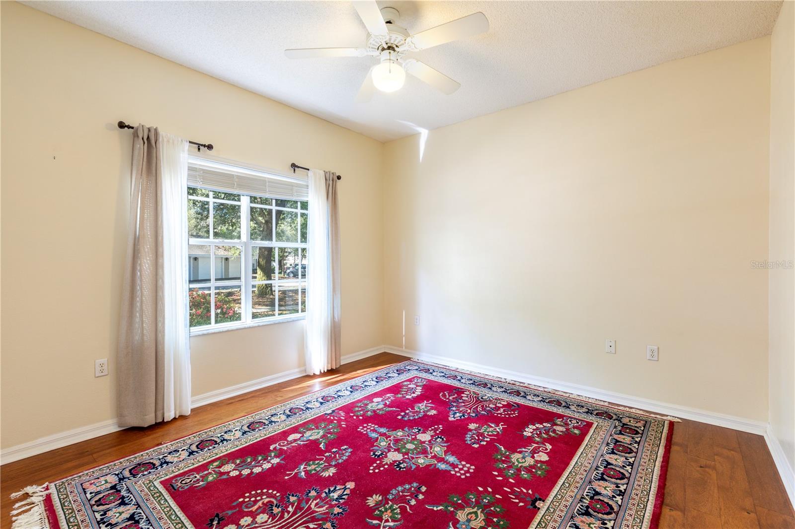 Image 28 of 33 For 10000 52nd Avenue 124