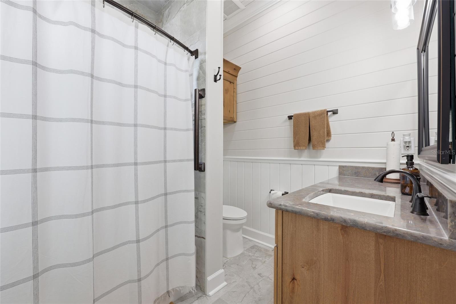 Image 23 of 99 For 11131 Ne 35th Street