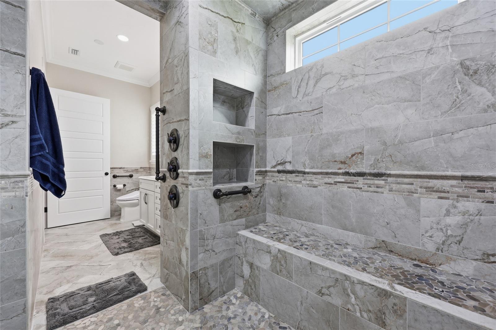 Image 43 of 99 For 11131 Ne 35th Street