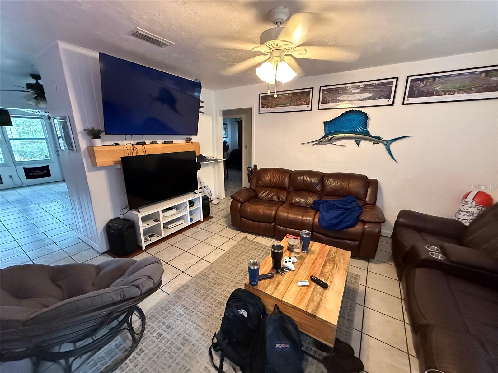 Image 3 of 11 For 1530 6th Avenue