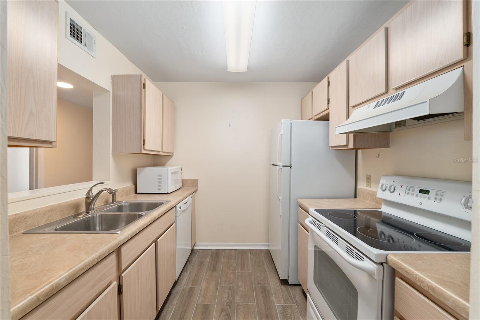 Image 16 of 35 For 2360 Archer Road 706