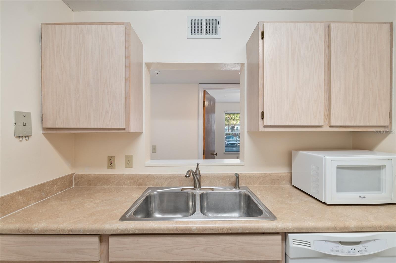 Image 18 of 35 For 2360 Archer Road 706