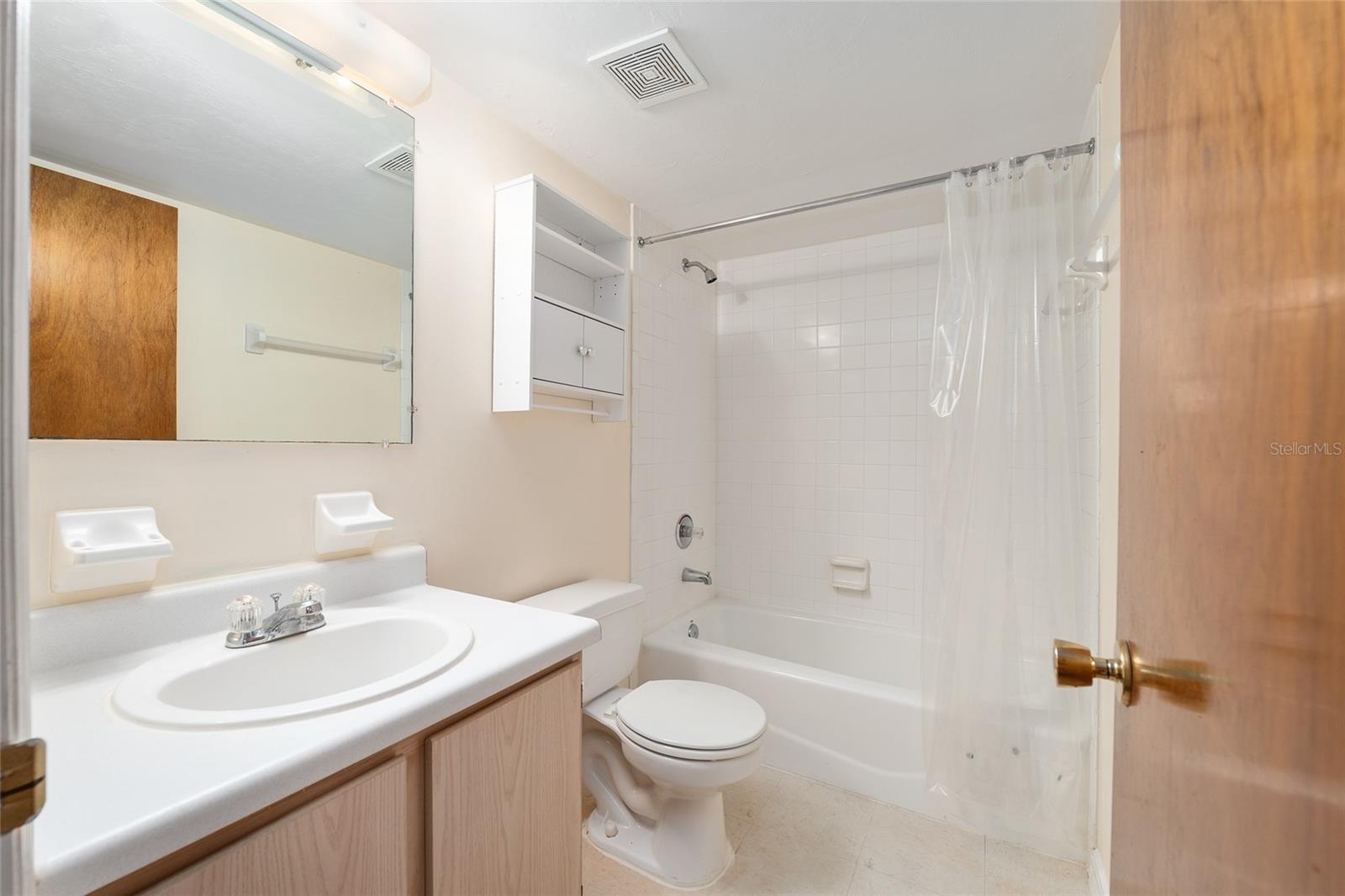 Image 24 of 35 For 2360 Archer Road 706