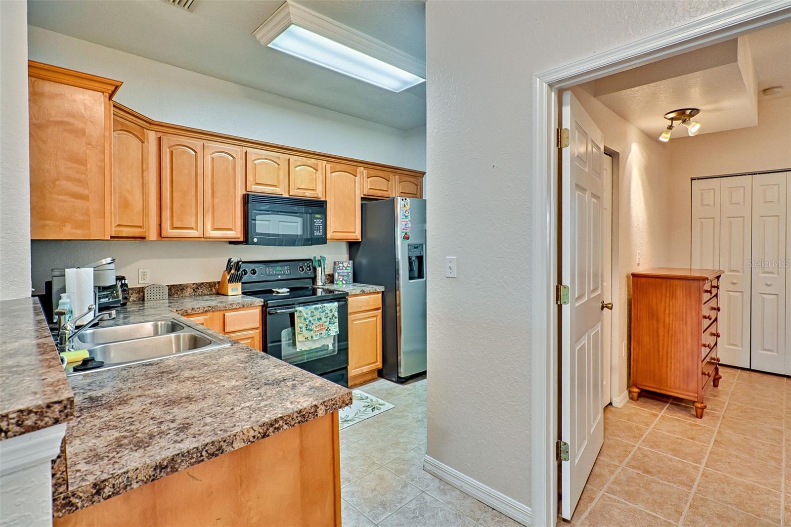 Image 10 of 25 For 2710 104 Court B