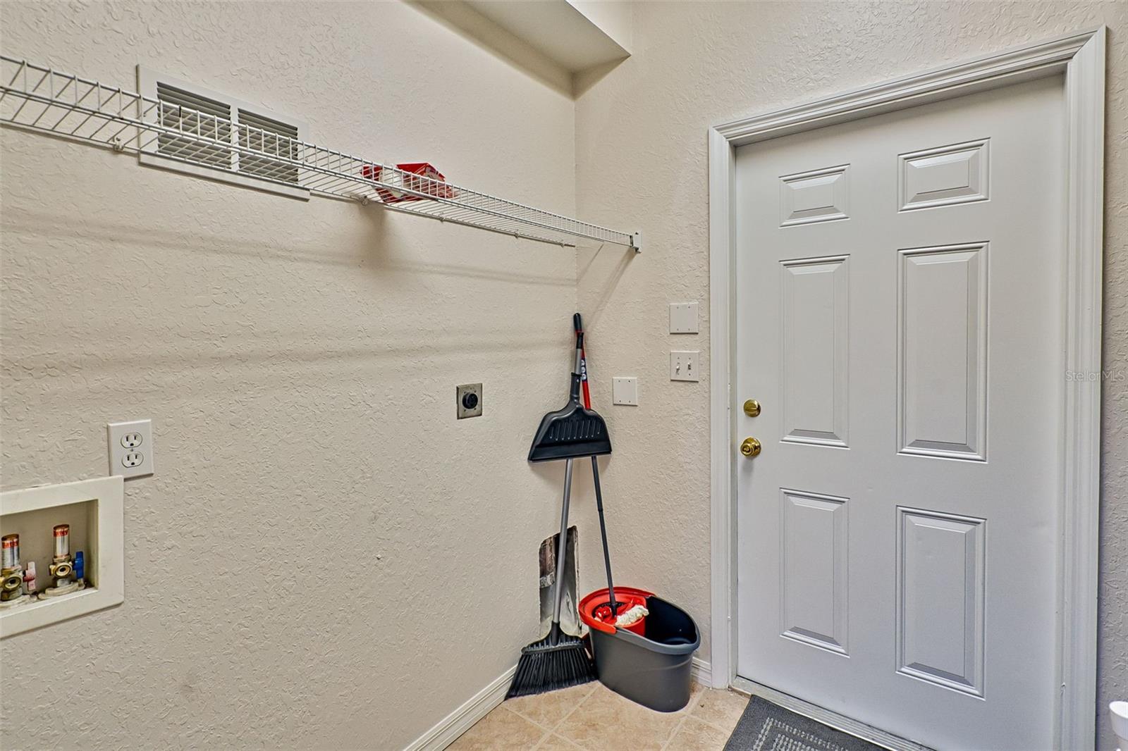 Image 13 of 25 For 2710 104 Court B