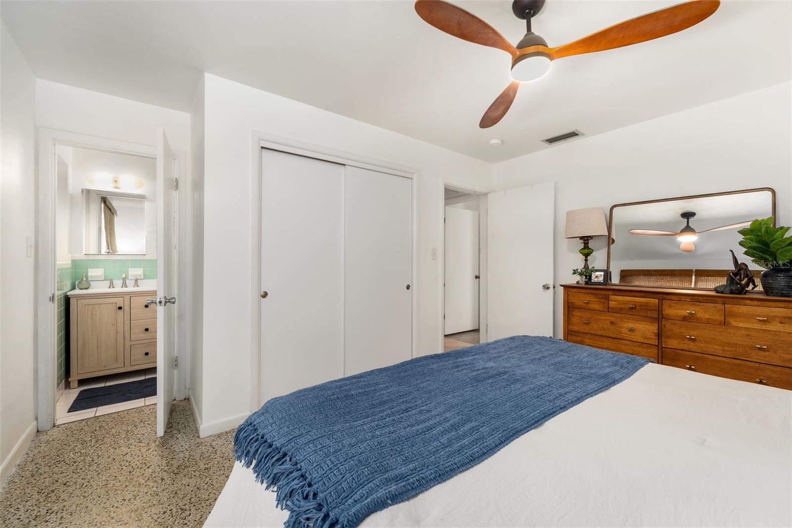 Image 17 of 35 For 3816 4th Place