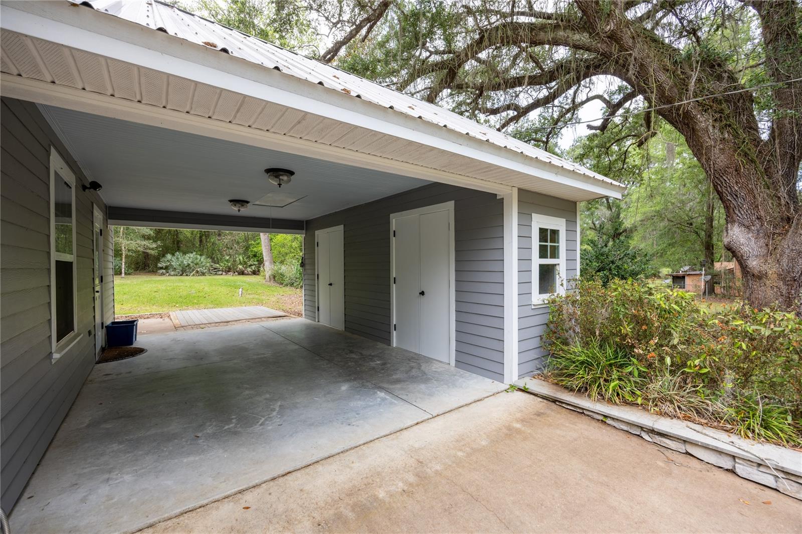 Image 14 of 49 For 5028 47th Street