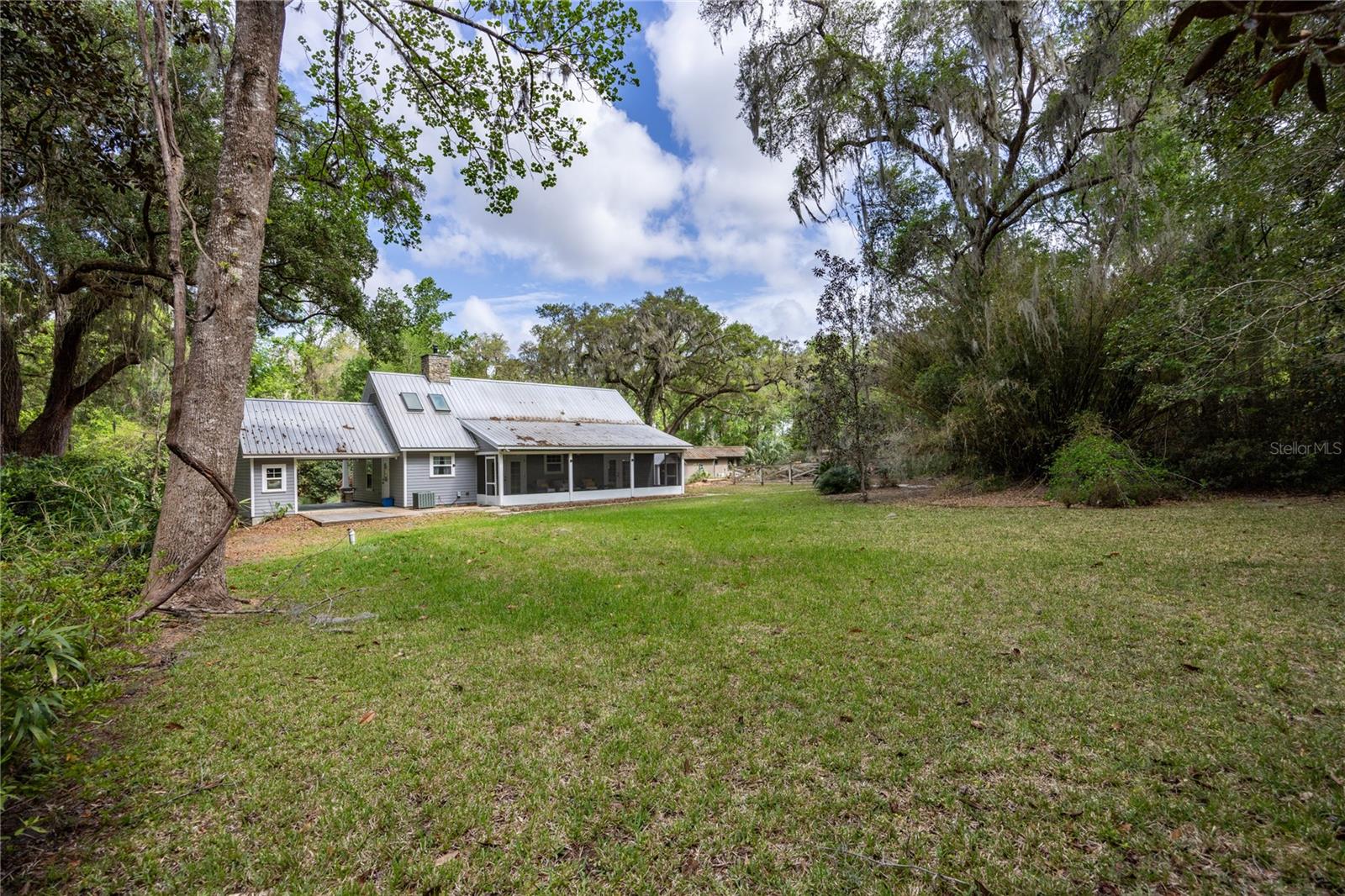 Image 21 of 49 For 5028 47th Street