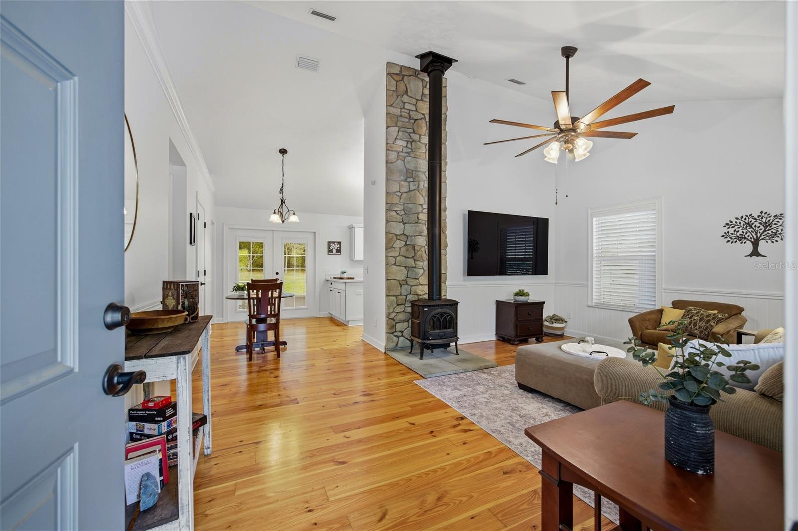 Image 27 of 49 For 5028 47th Street
