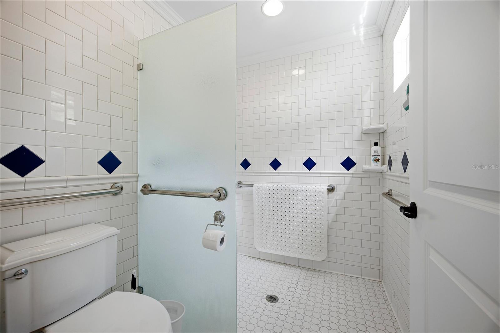 Image 39 of 49 For 5028 47th Street