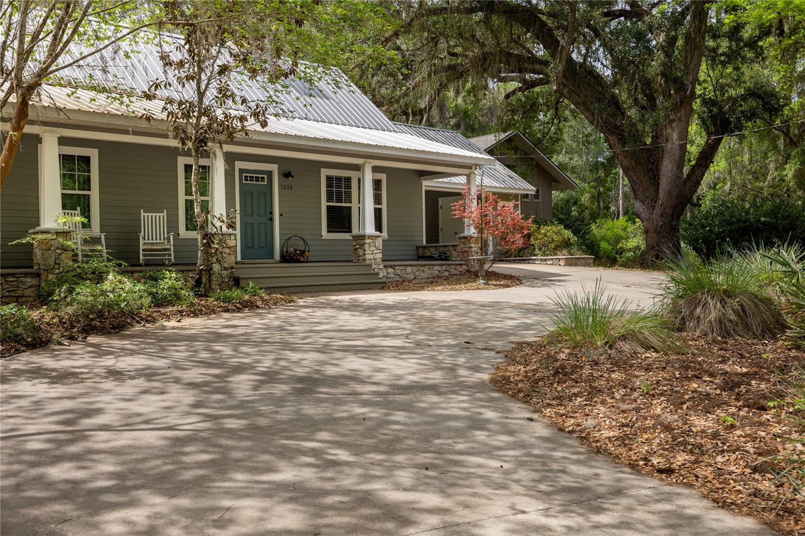 Image 4 of 49 For 5028 47th Street