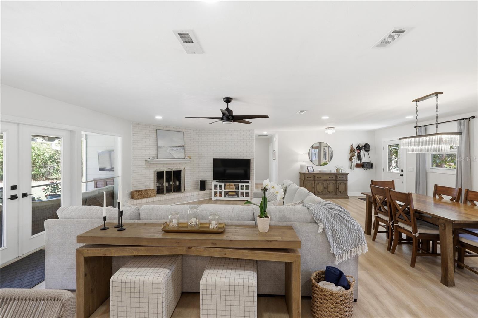 Image 14 of 71 For 2230 20th Court