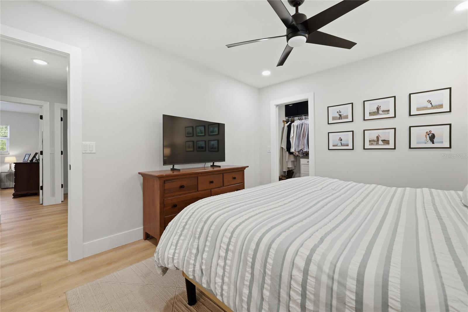 Image 33 of 71 For 2230 20th Court