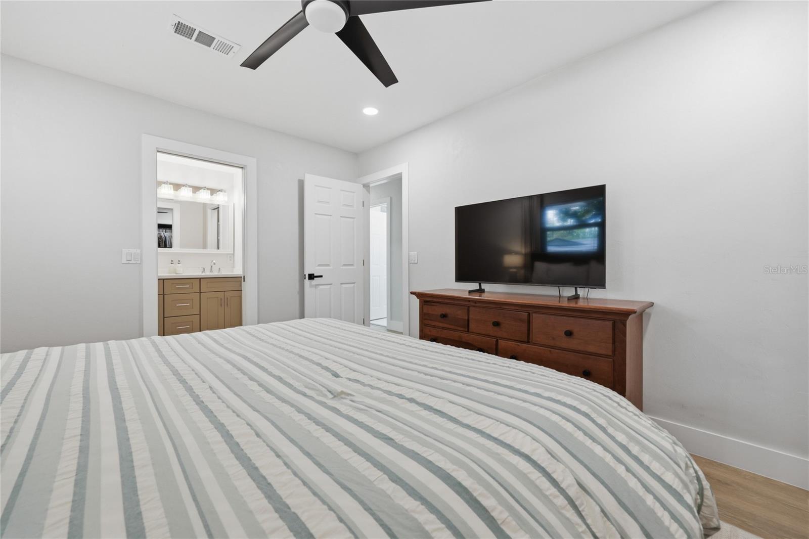 Image 35 of 71 For 2230 20th Court