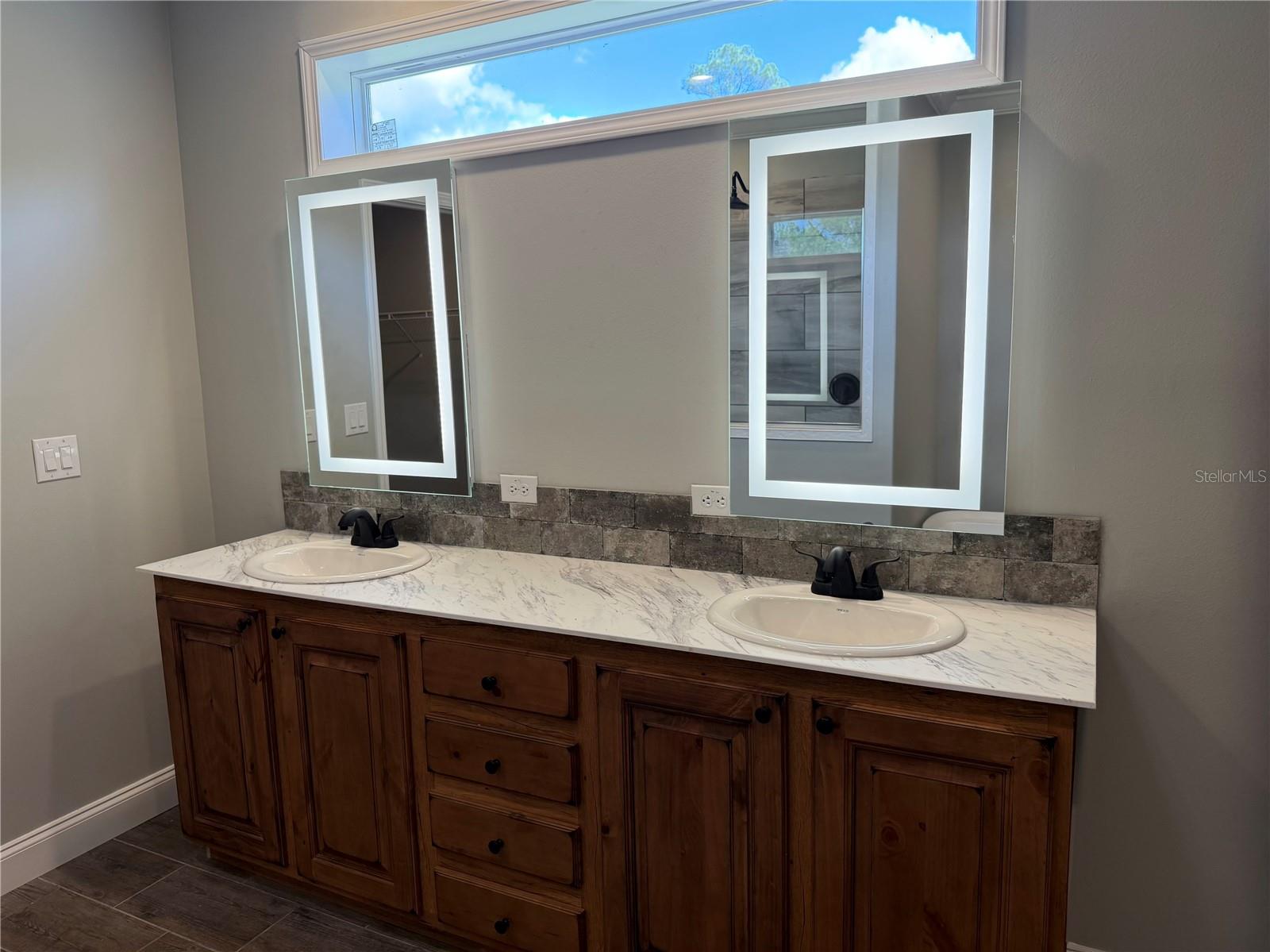 Image 16 of 27 For 6895 139th Drive