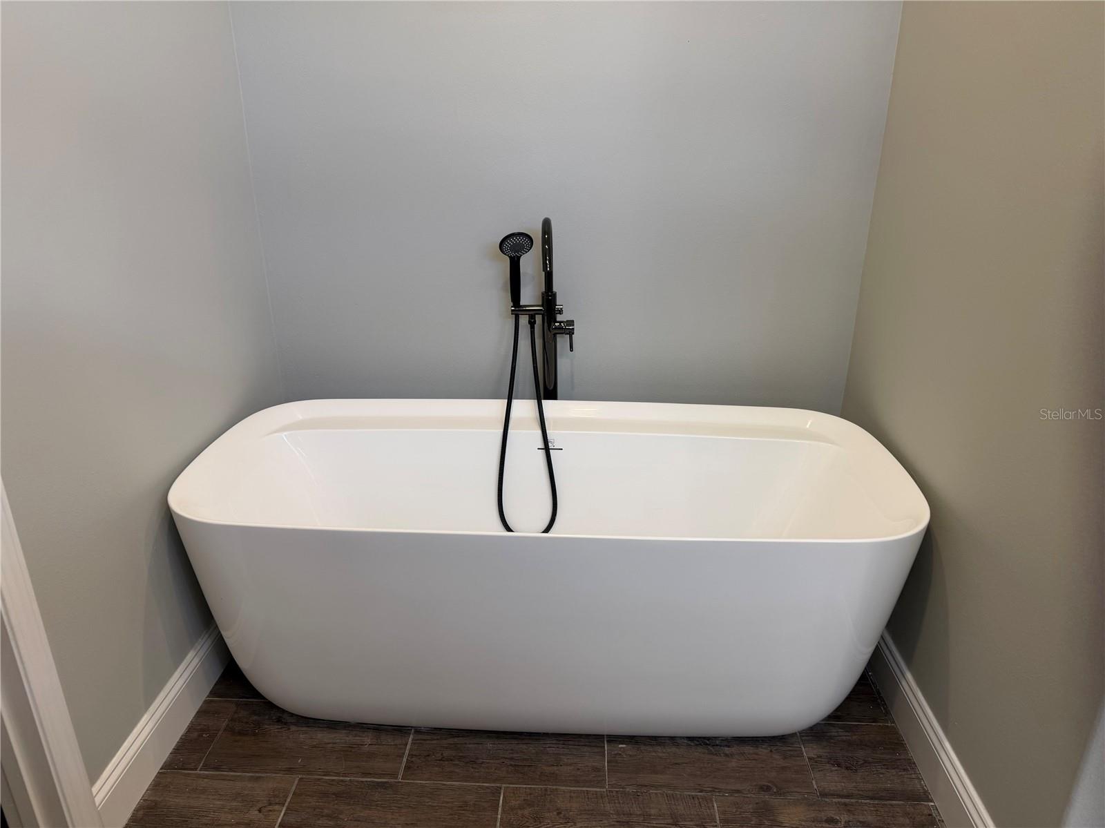 Image 18 of 27 For 6895 139th Drive