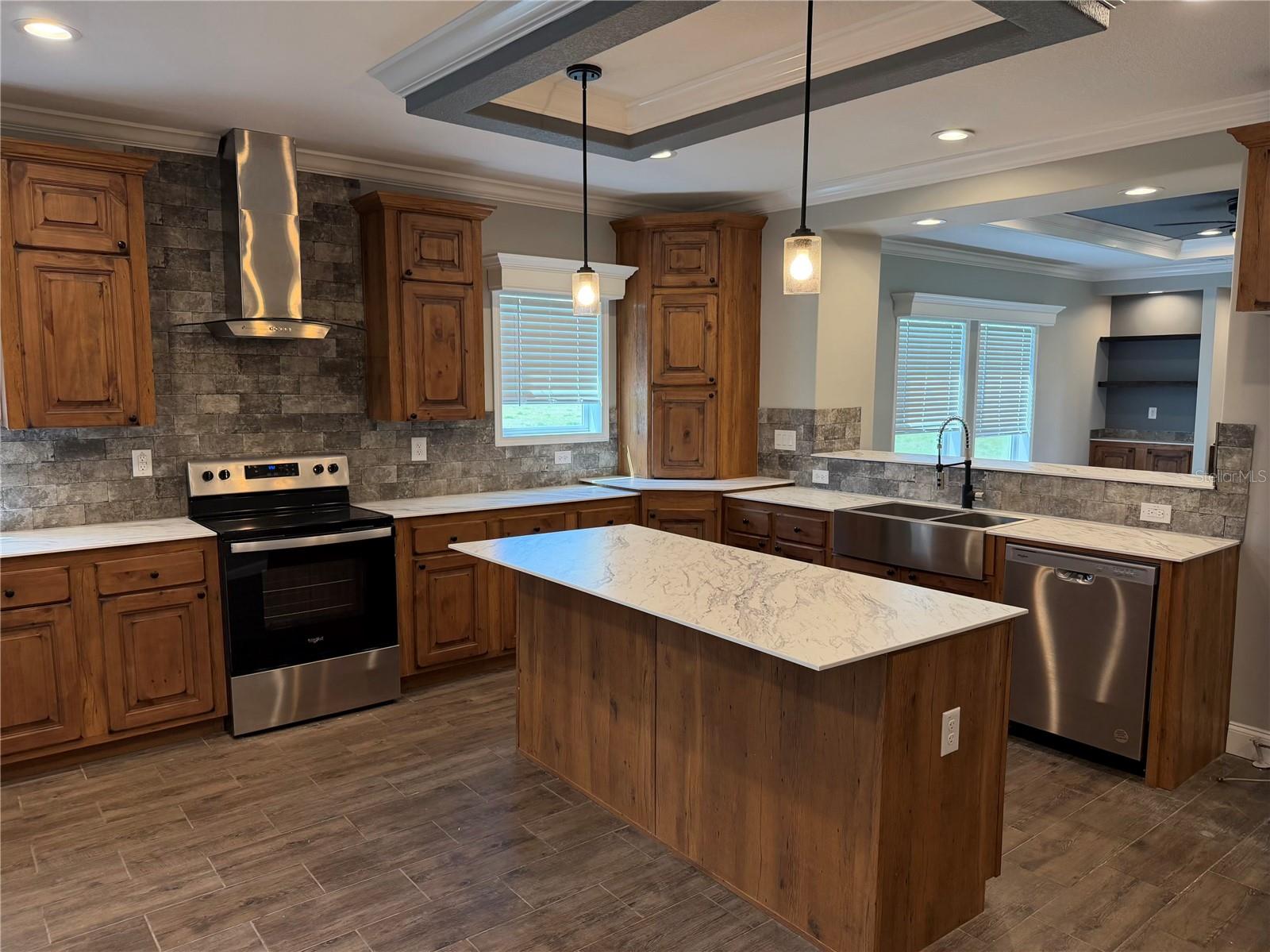 Image 4 of 27 For 6895 139th Drive