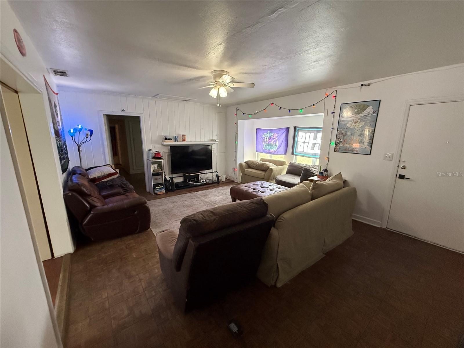 Image 3 of 13 For 609 19th Street