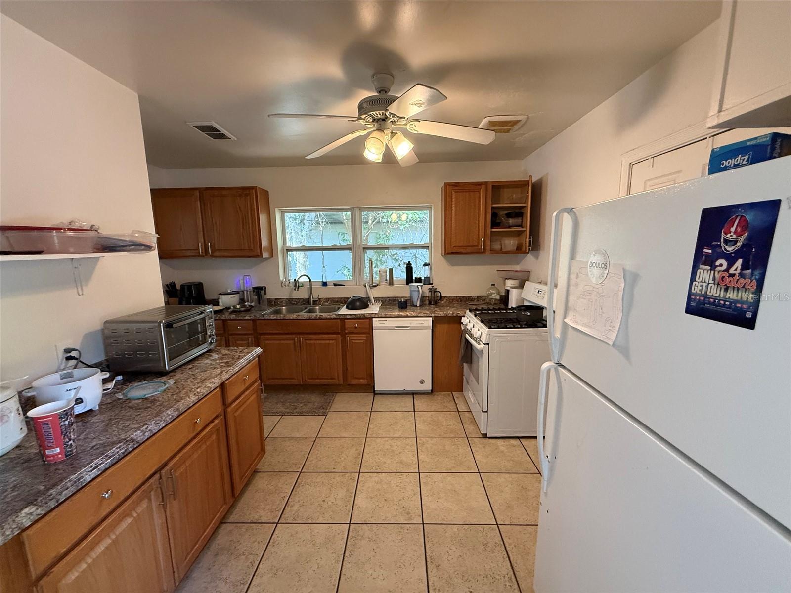 Image 7 of 13 For 609 19th Street