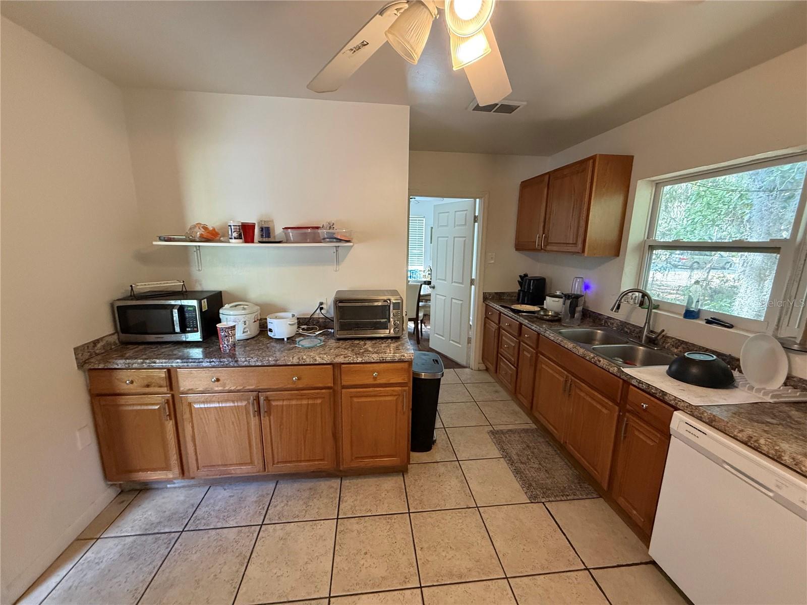 Image 8 of 13 For 609 19th Street