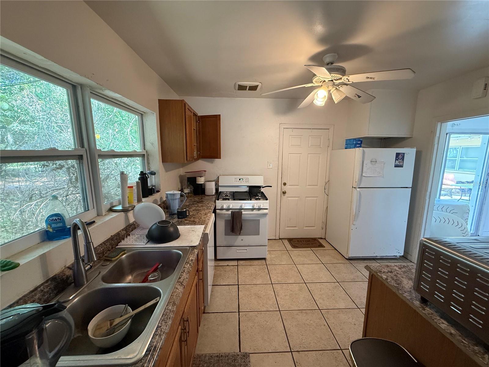 Image 9 of 13 For 609 19th Street