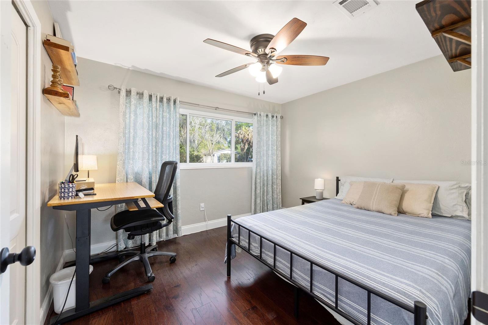 Image 15 of 49 For 510 52nd Terrace