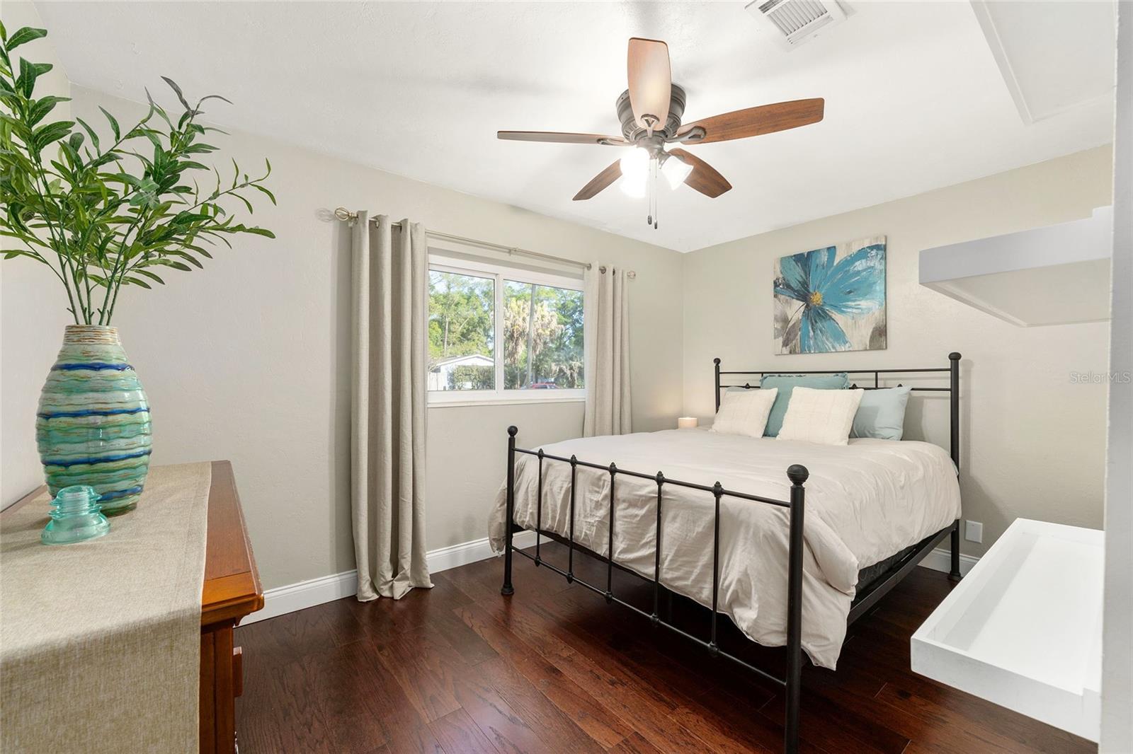 Image 18 of 49 For 510 52nd Terrace