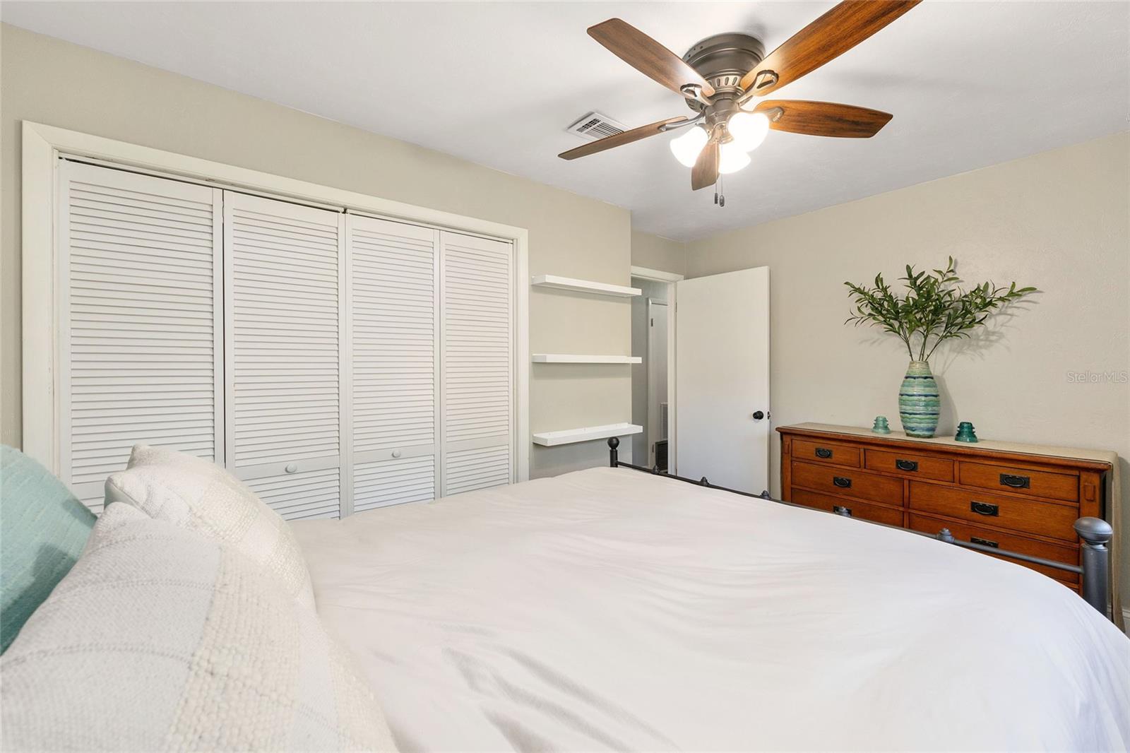 Image 19 of 49 For 510 52nd Terrace