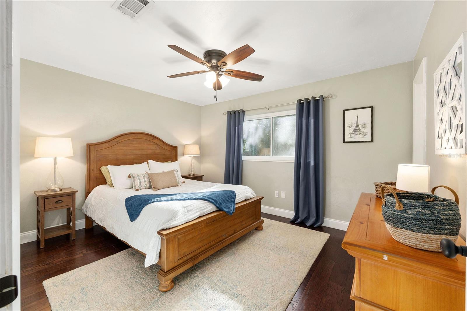 Image 20 of 49 For 510 52nd Terrace