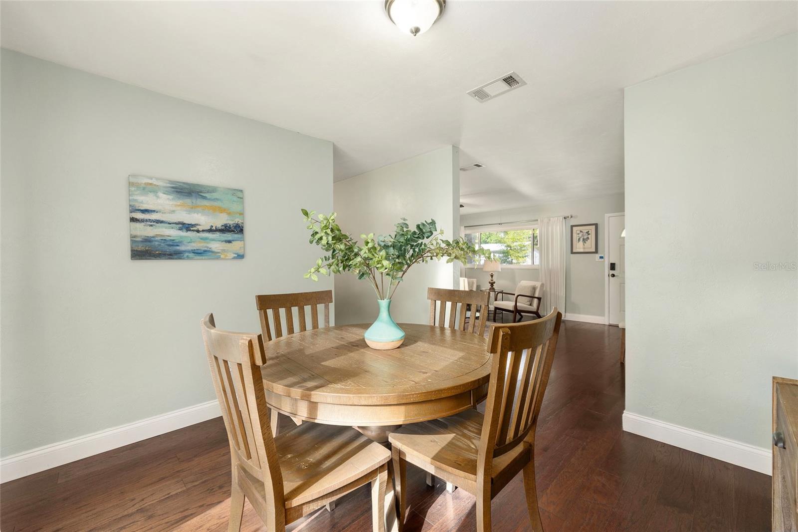 Image 8 of 49 For 510 52nd Terrace