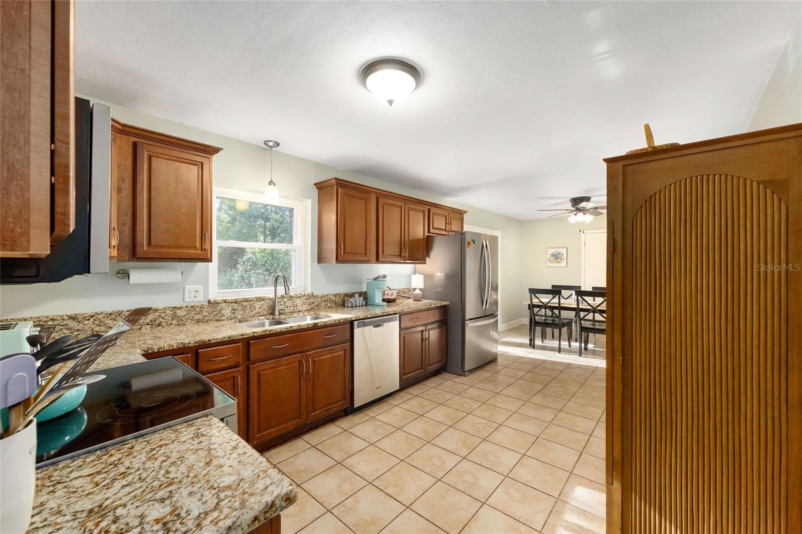 Image 9 of 49 For 510 52nd Terrace