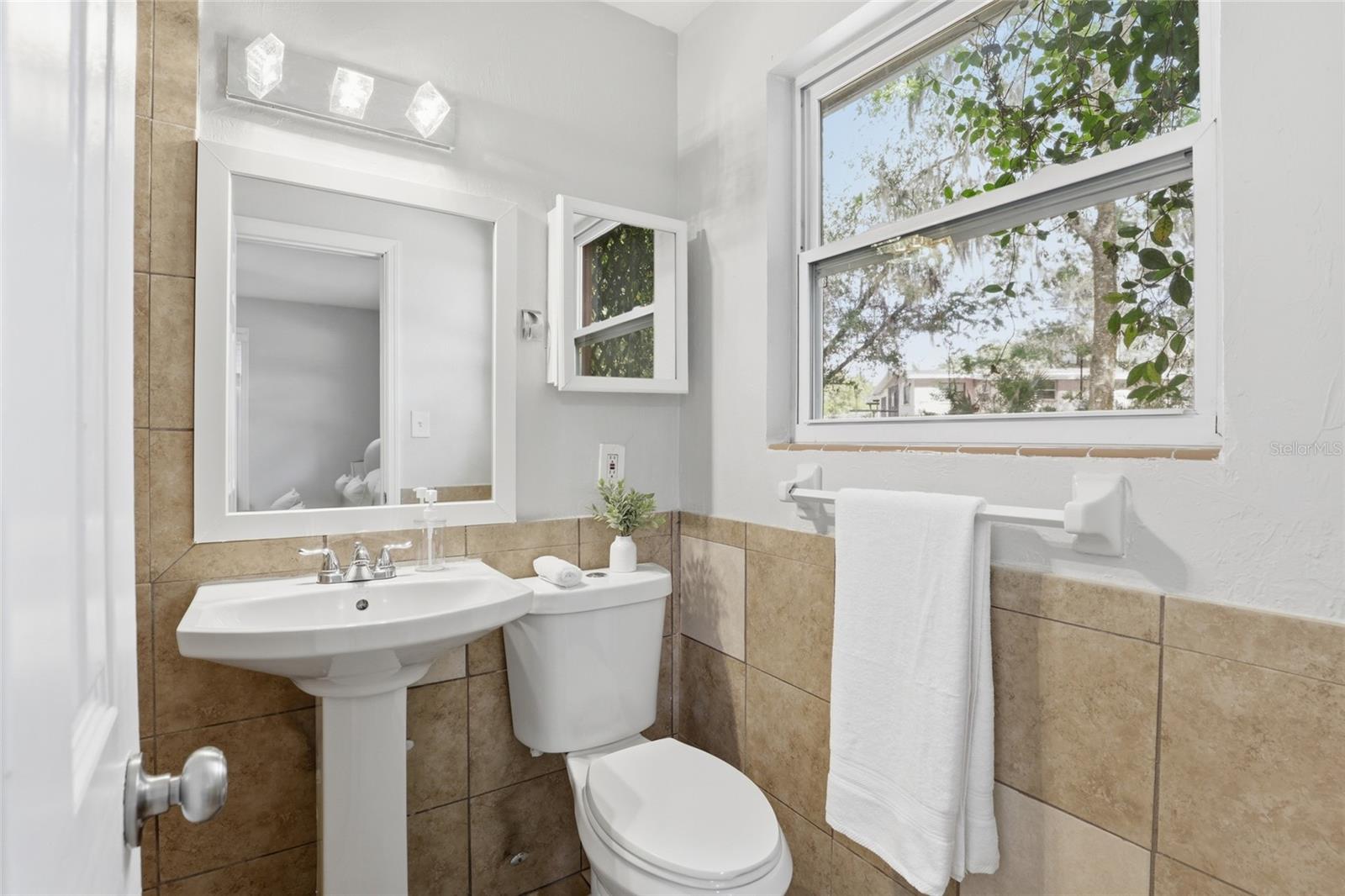 Image 21 of 32 For 3921 14th Terrace